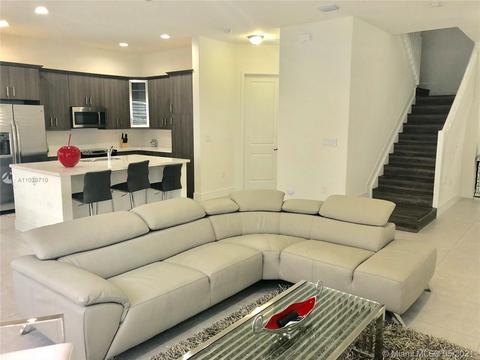 3229 W 97th St, Hialeah, FL 33018 photo 9