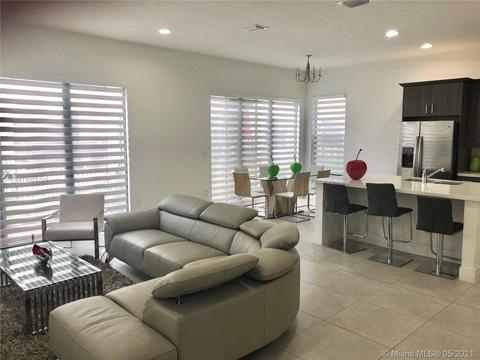 3229 W 97th St, Hialeah, FL 33018 photo 5