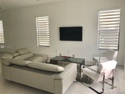 3229 W 97th St, Hialeah, FL 33018 photo 4