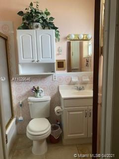 649 SE 7th Pl, Hialeah, FL 33010 photo 9