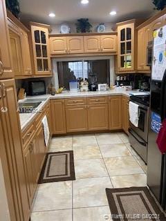 649 SE 7th Pl, Hialeah, FL 33010 photo 5