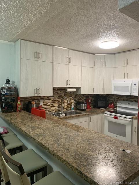 1900 W 68th St #E306, Hialeah, FL 33014 photo 2