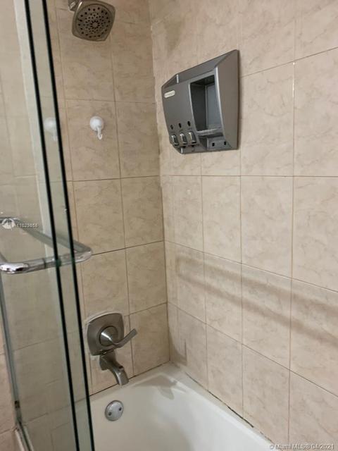 1900 W 68th St #E306, Hialeah, FL 33014 photo 7