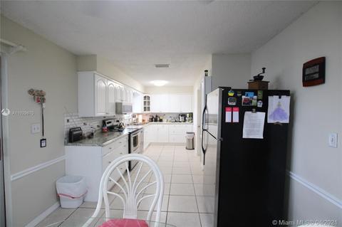 2122 SE 33rd St, Taylor Creek, FL 34974 photo 7