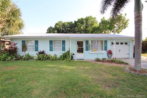 2122 SE 33rd St, Taylor Creek, FL 34974 photo 1