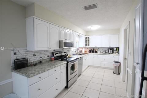 2122 SE 33rd St, Taylor Creek, FL 34974 photo 6