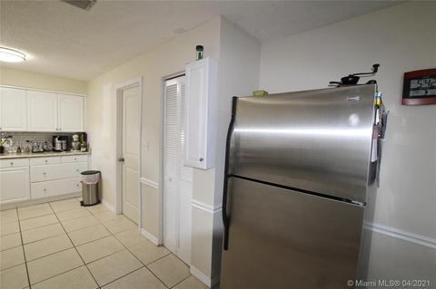 2122 SE 33rd St, Taylor Creek, FL 34974 photo 5