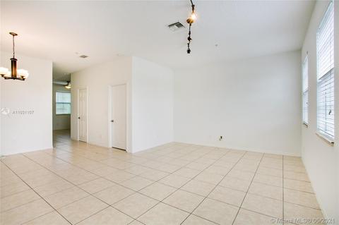 119 E Thatch Palm Cir, Jupiter, FL 33458 photo 9