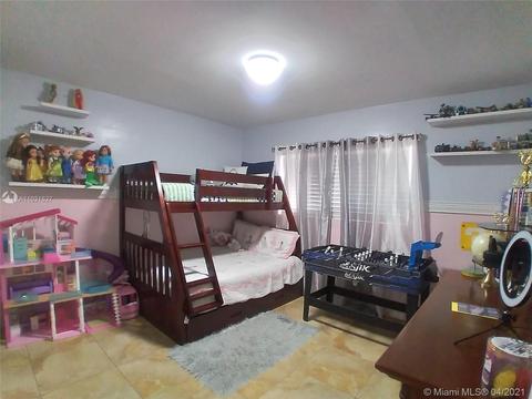 821 E 27th St, Hialeah, FL 33013 photo 16