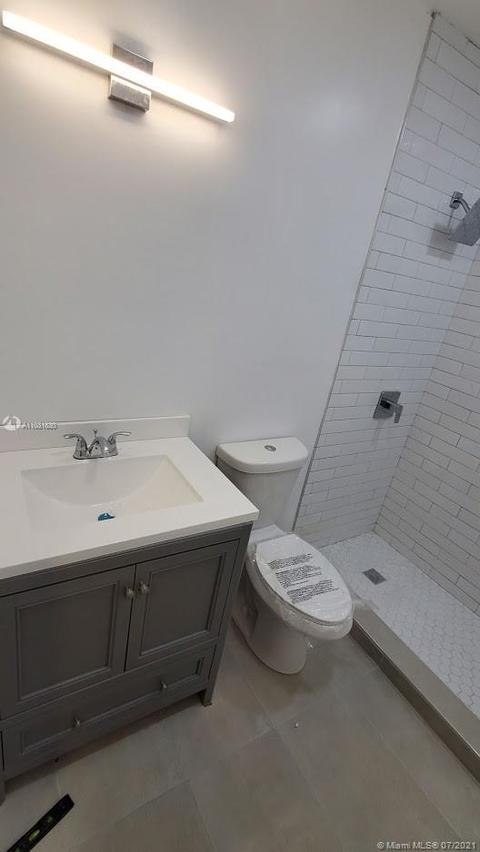 5449 E 4th Ave, Hialeah, FL 33013 photo 5
