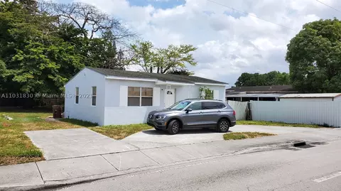 5449 E 4th Ave, Hialeah, FL 33013 photo 1