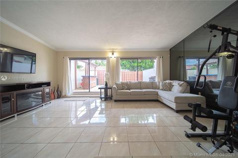 6461 NW 190th Ter, Hialeah, FL 33015 photo 2