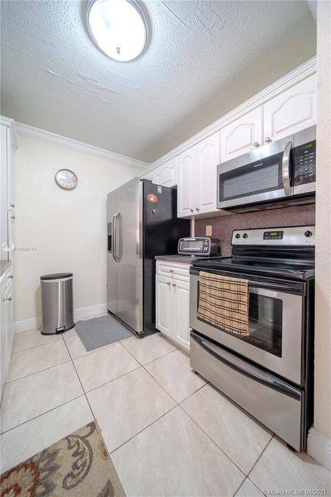 6461 NW 190th Ter, Hialeah, FL 33015 photo 8
