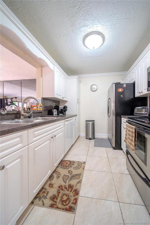 6461 NW 190th Ter, Hialeah, FL 33015 photo 7