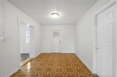 5630 W 9th Ct, Hialeah, FL 33012 photo 9