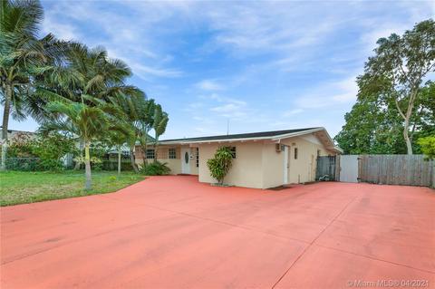 5630 W 9th Ct, Hialeah, FL 33012 photo 4