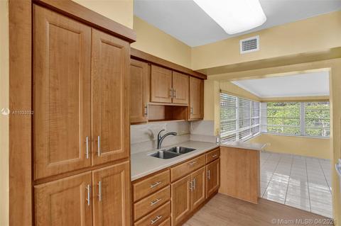 6540 W 13th Ct, Hialeah, FL 33012 photo 6