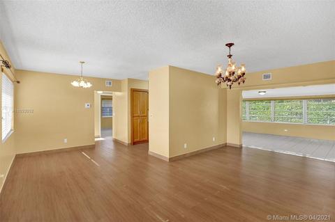 6540 W 13th Ct, Hialeah, FL 33012 photo 2