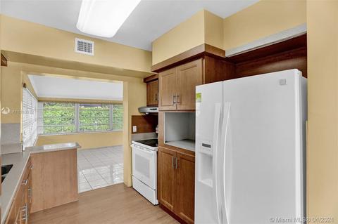 6540 W 13th Ct, Hialeah, FL 33012 photo 7