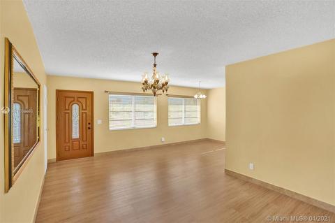 6540 W 13th Ct, Hialeah, FL 33012 photo 4
