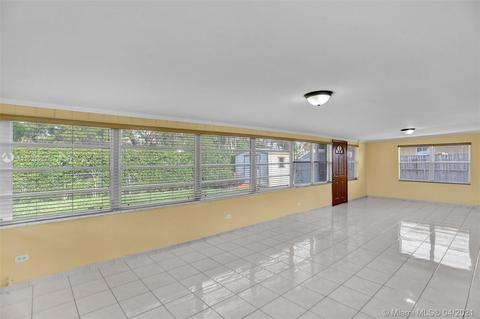 6540 W 13th Ct, Hialeah, FL 33012 photo 9
