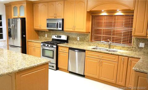 8942 Garland Ave, Surfside, FL 33154 photo 3