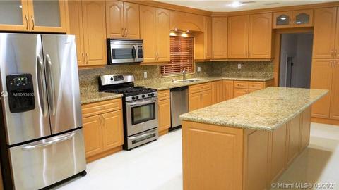 8942 Garland Ave, Surfside, FL 33154 photo 4