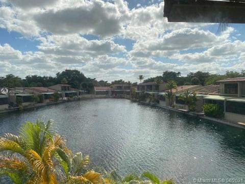 8352 Dundee Ter, Miami Lakes, FL 33016 photo 2