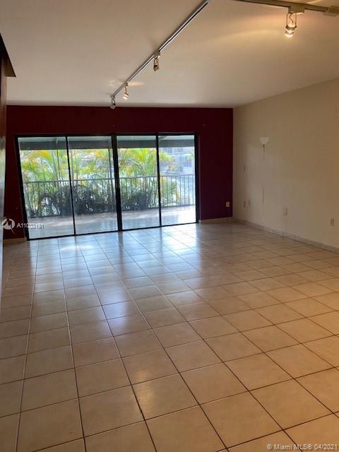 8352 Dundee Ter, Miami Lakes, FL 33016 photo 3