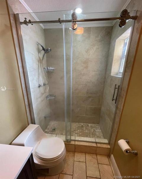 532 W 79th Pl, Hialeah, FL 33014 photo 6
