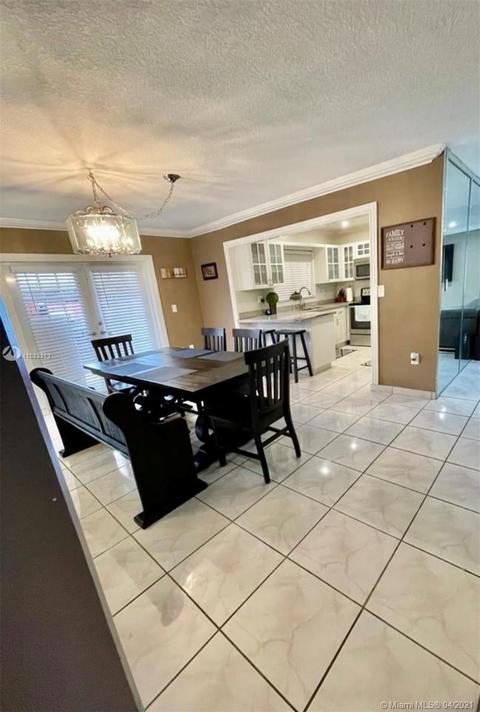 532 W 79th Pl, Hialeah, FL 33014 photo 4