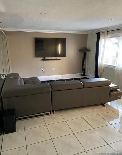 532 W 79th Pl, Hialeah, FL 33014 photo 3