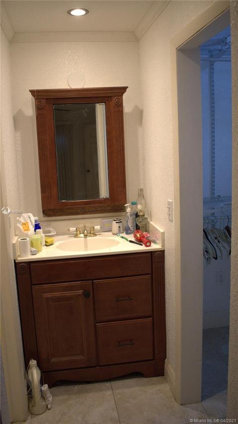 535 E 20th St, Hialeah, FL 33013 photo 11