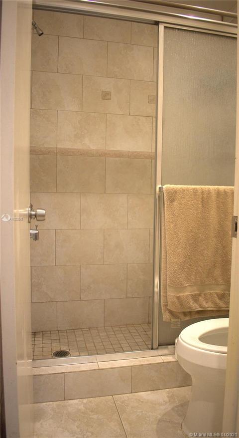 535 E 20th St, Hialeah, FL 33013 photo 8