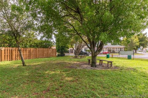 9308 Byron Ave, Surfside, FL 33154 photo 40
