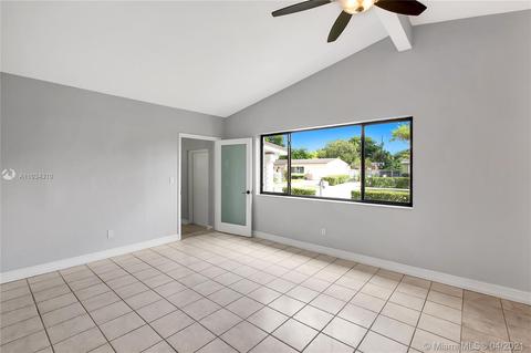 2915 NW 68th St, Miami, FL 33147 photo 12