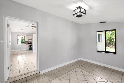 2915 NW 68th St, Miami, FL 33147 photo 6