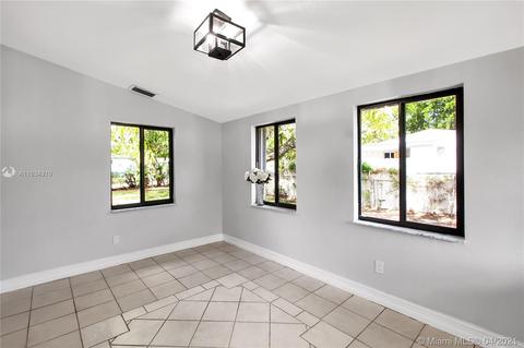 2915 NW 68th St, Miami, FL 33147 photo 7