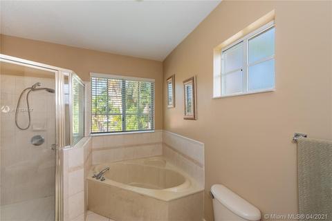 16172 NW 77th Pl, Miami Lakes, FL 33016 photo 10