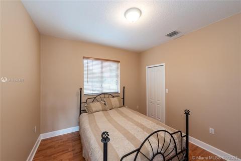 16172 NW 77th Pl, Miami Lakes, FL 33016 photo 13