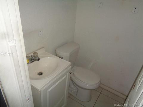 2805 E 5th Ave, Hialeah, FL 33013 photo 14