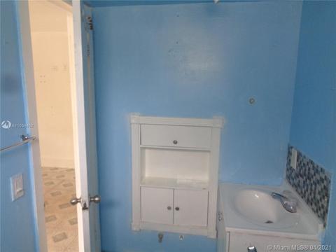 2805 E 5th Ave, Hialeah, FL 33013 photo 19
