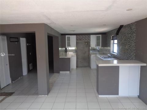 2805 E 5th Ave, Hialeah, FL 33013 photo 25