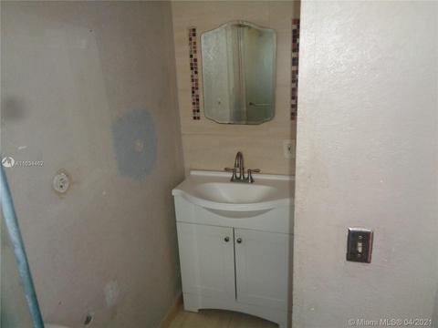2805 E 5th Ave, Hialeah, FL 33013 photo 33