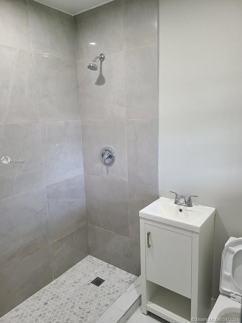 850 W 50th Pl, Hialeah, FL 33012 photo 10