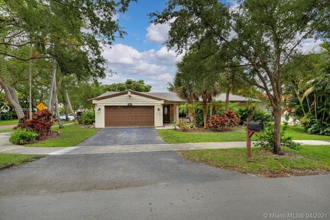 8450 Menteith Ter, Miami Lakes, FL 33016 photo 1