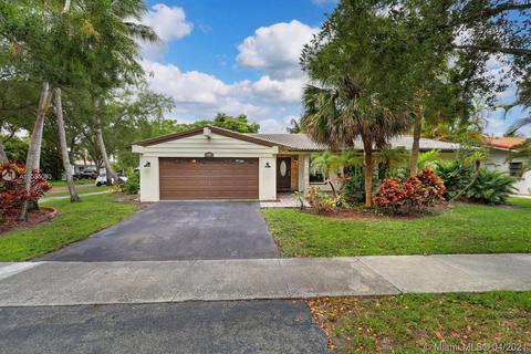 8450 Menteith Ter, Miami Lakes, FL 33016 photo 2