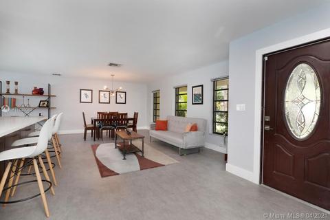 8450 Menteith Ter, Miami Lakes, FL 33016 photo 4