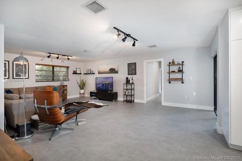 8450 Menteith Ter, Miami Lakes, FL 33016 photo 13