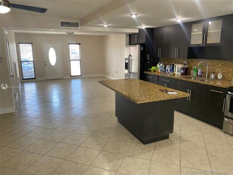 899 W 79th St, Hialeah, FL 33014 photo 4